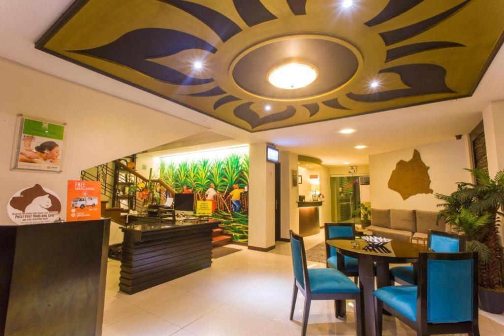 L Square Hotel Tarlac City Exterior foto