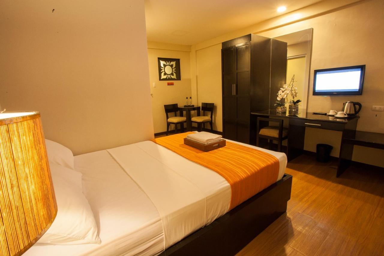 L Square Hotel Tarlac City Quarto foto